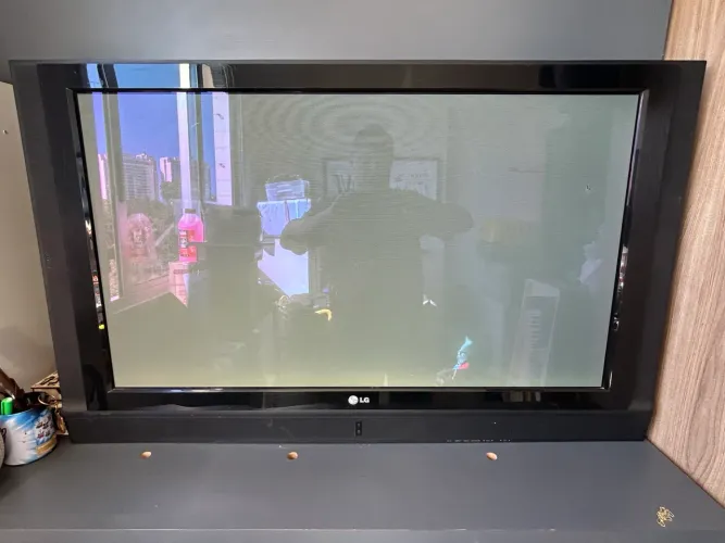 TV LG 42 polegadas - Plasma - Modelo 42PC1RV - não é SMART TV