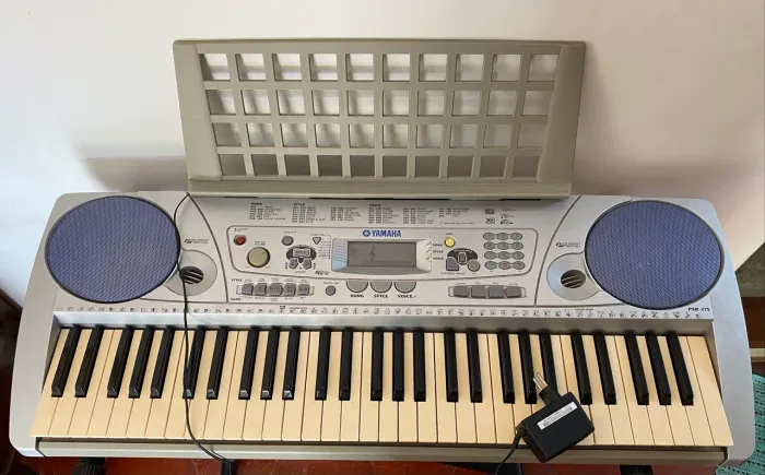 Teclado Yamaha psr 275