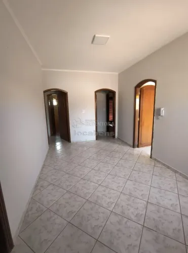 Casa de 03 dormitórios com armários no bairro Parque Industrial
