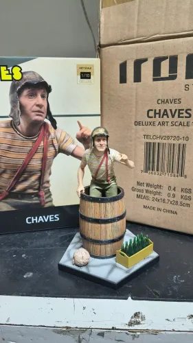 Chaves Iron Studios no barril