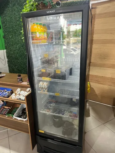 Expositora de bebidas preto fosco 300 litros - Venax