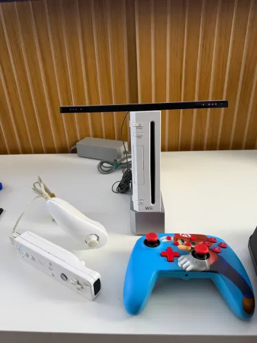 Nintendo Wii Completo com 30 jogos + Emulador Super Nintendo 