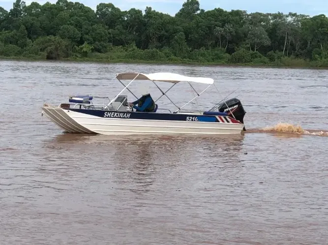 Barco/Lancha c/ motor 50hp