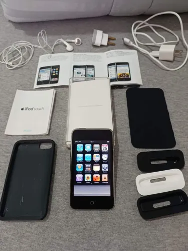 RELÍQUIA ABSOLUTA: iPod Touch 2ª Geração (A1288) + iPhone 3GS funcionando e caixas