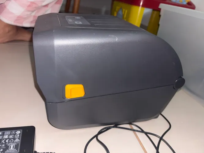 Impressora Térmica de Etiquetas Zebra ZD220 - Praticamente Nova