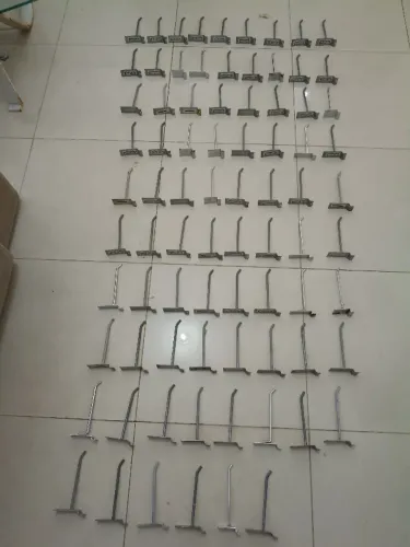 Ganchos de aço zincado para painéis canaletados