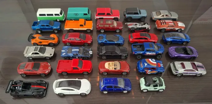 Lote de carrinhos Hot Wheels (LEIA A DESCRIÇÃO)