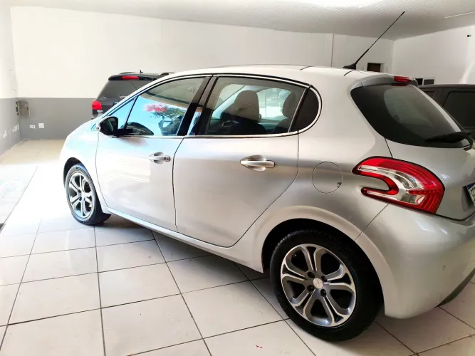 Peugeot 208 Griffe 1.6 Flex 16V 5P Aut. 2016