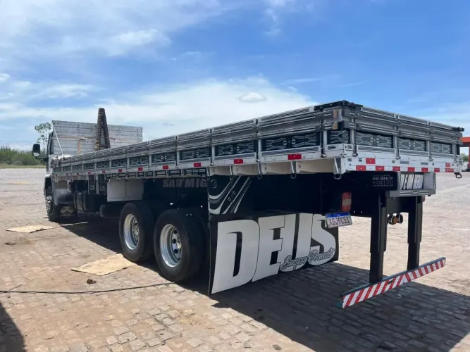 Caminhao truck