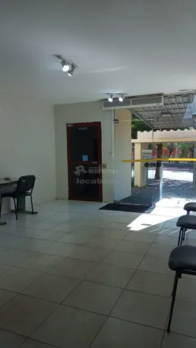 Casa comercial a venda na Avenida Bady Bassit com 20 salas e 06 vagas de garagem.