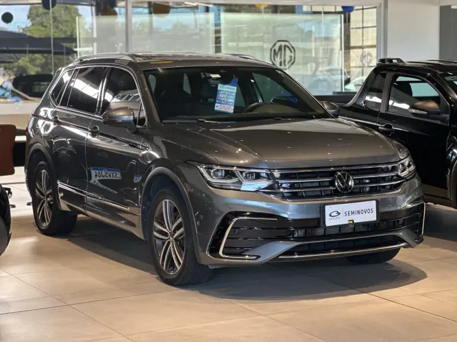 Volkswagen Tiguan Allspac R-line 300 TSI 2.0 2024
