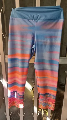 Roupas fitness semi novas