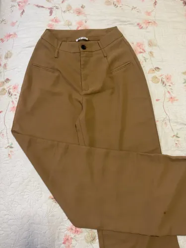 Calça caqui tam P