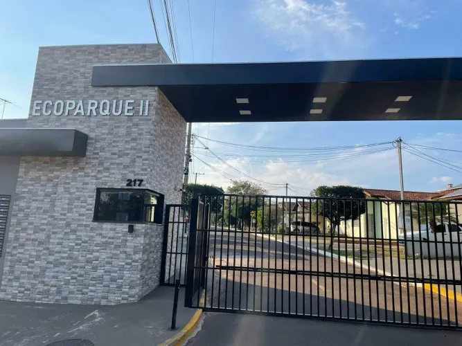 CASA TERREA COM EDICULA NO JARDIM VERANEIO