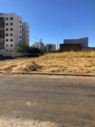Excelente Lote de esquina para Construção de casas de 550 m