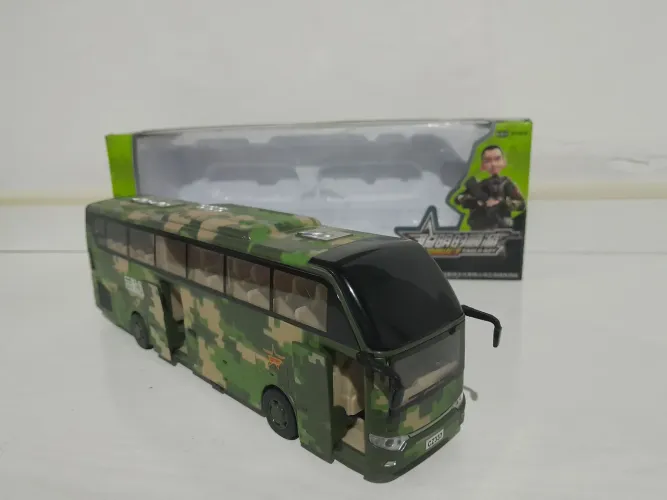 Miniatura onibus militar