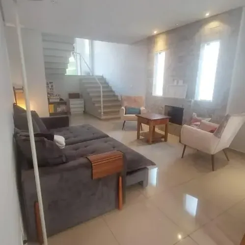 Casa à venda com 182m2 - 3 suítes em condomínio fechado na Granja Viana - Cotia/SP.