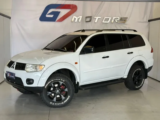 Mitsubishi Pajero Dakar HPE 3.2 4X4 T.I Dies 5P AUT 2013
