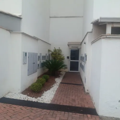 Alugo apartamento
