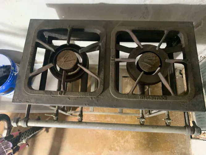 ? Fogão industrial 2 bocas com estrutura