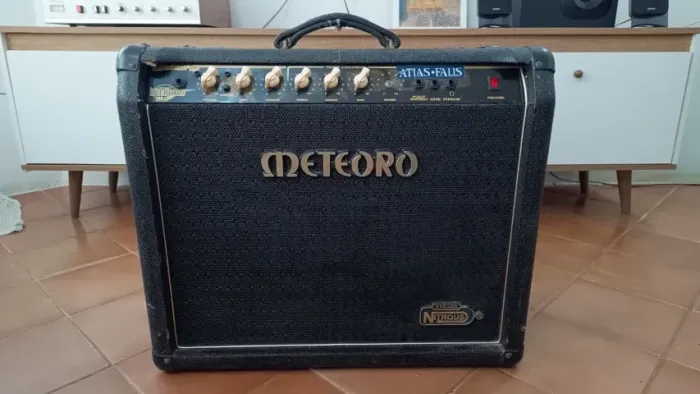 Amplificador Meteoro Nitrous 210-GS 100W 2x10