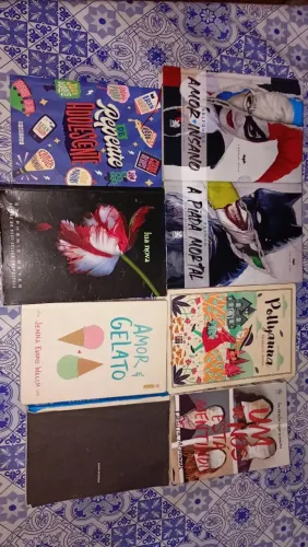 Livros por 255 reais (TODOS) em excelente estado,preço deles 35 reais todos o sem capa 20
