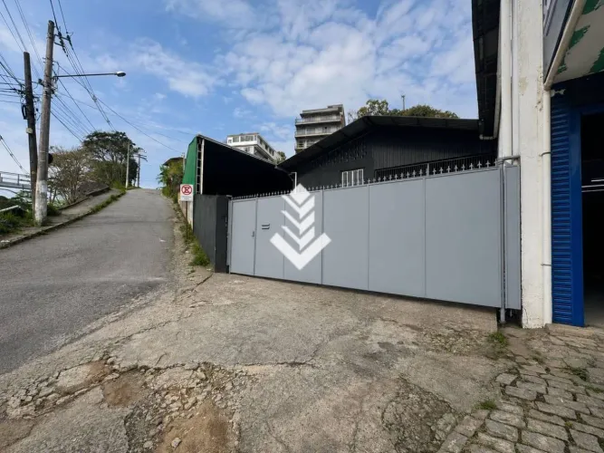 GALPÃO PARA LOCAÇÃO 780 m²