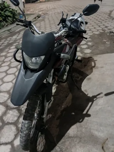 Vende se moto xre 300 2011