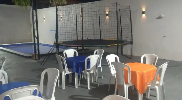 Aluguel de jogos de mesas, kit mesas aniversário e pula pula 