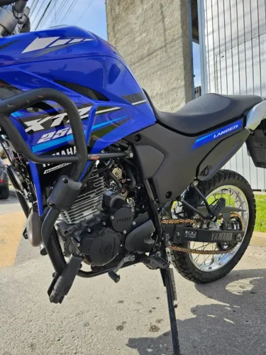 Lander 250, vários acessórios