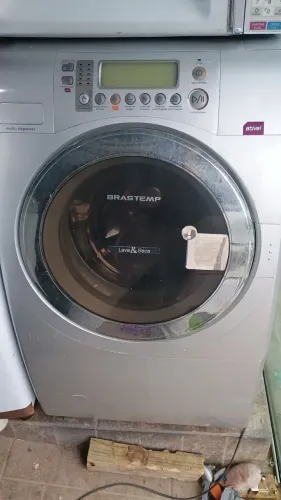 Vendo máquina funcionando perfeitamente lava seca 9kg 1 mês de garantia 