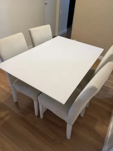 Conjunto mesa com 4 cadeiras