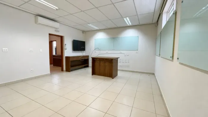 Casa Comercial de 245m² com 06 salas para locação - Alto da Boa Vista
