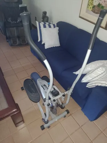 Kit Fitness para Casa - Elíptico + Plataforma Vibratória
