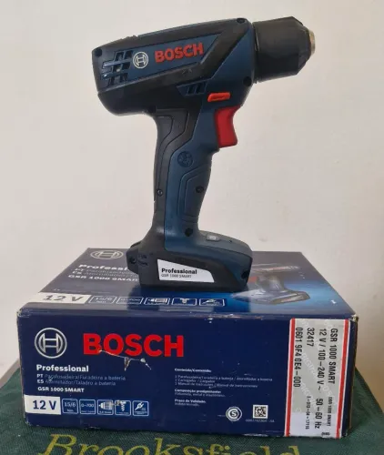 Parafusadeira e Furadeira Bosch GSR Smart, em perfeito estado.