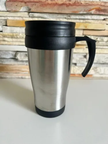Caneca Térmica Inox com Alça e Tampa Rosqueável - 500ml (nova)