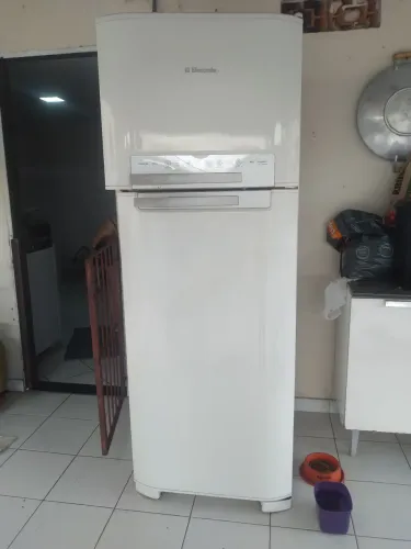 Vendo geladeira Electrolux