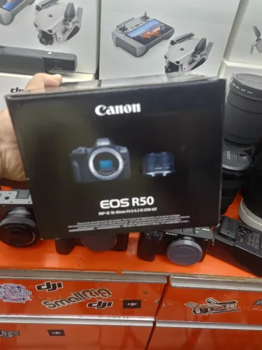 CAMERA CANON EOS R50 KIT NOVA COM GARANTIA E NOTA FISCAL BRINDE EXTRA