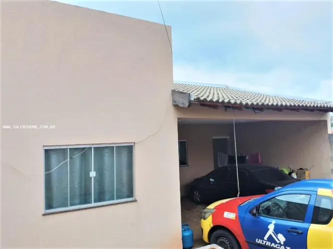 Casa para Venda em Londrina, Jardim Colúmbia D, 3 dormitórios, 1 suíte, 2 banheiros, 4 vag