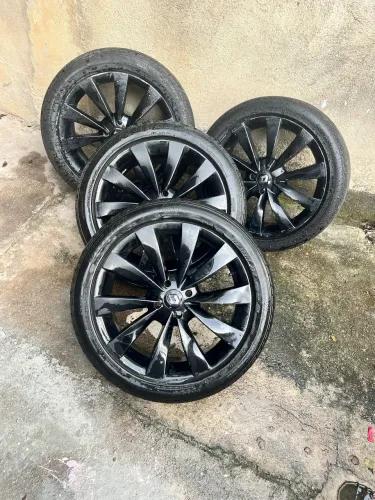 Vendo jogo de roda aro 17 passat cc