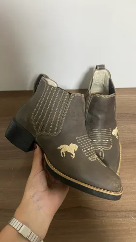 Bota Botina Texana Feminina Passo livre, couro legítimo 