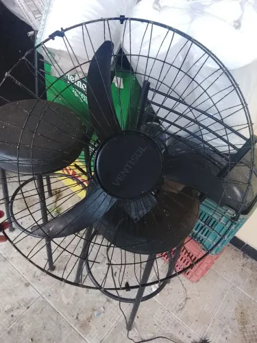 Vendo 2 ventiladores da marca ventisol