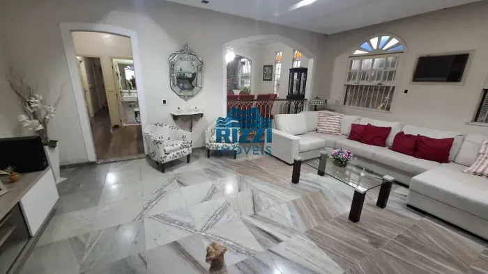 Casa à venda com 3 suítes e piscina na Freguesia, Jacarepaguá, RJ