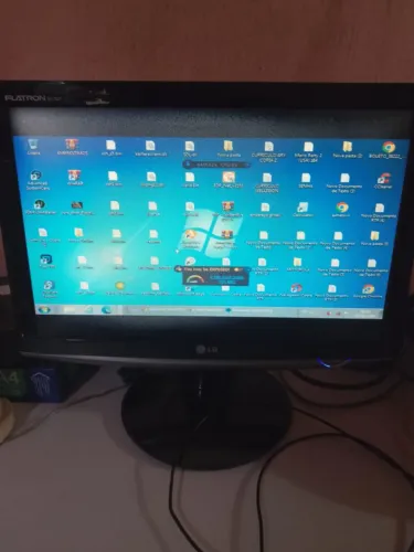 Vendo um monitor