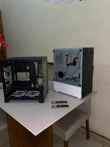 Vendo: 2 Gabinetes RGB Rise Mode + 2 Memórias RAM DDR4 Pacer Panther 8GB (total 16GB)