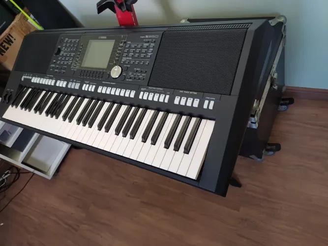 Teclado Yamaha PSR S950