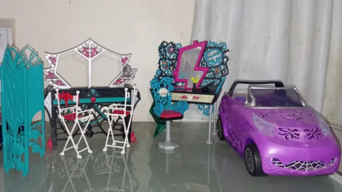 Lote Cenários/Playsets Monster High