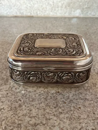 Caixa Decorativa Quadrada com desenhos banhado de prata