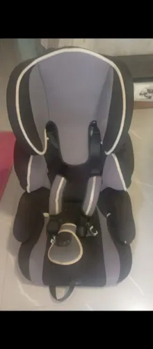 Cadeirinha para crianças em carro