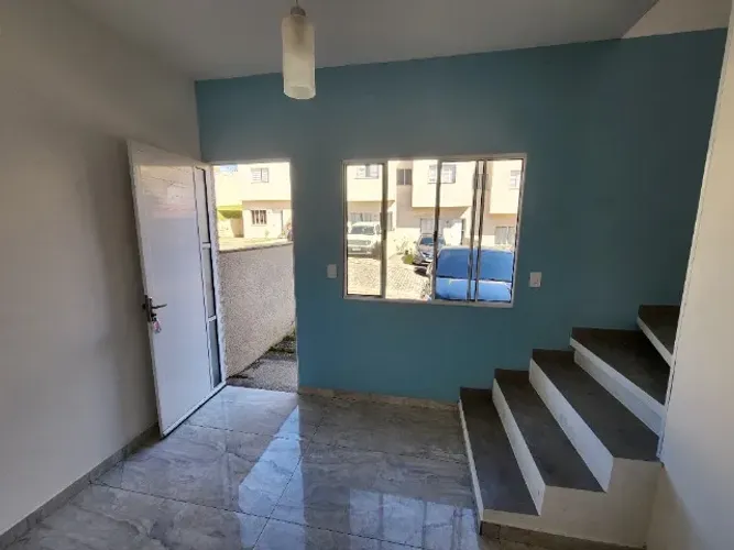 Casa - tipo sobrado de 2 dorm. - 2 vagas - condomínio fechado - Fonte Áurea - Poá/SP.